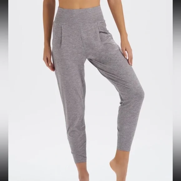 Vuori Lux Harem Pants - size small - Picture 1 of 5